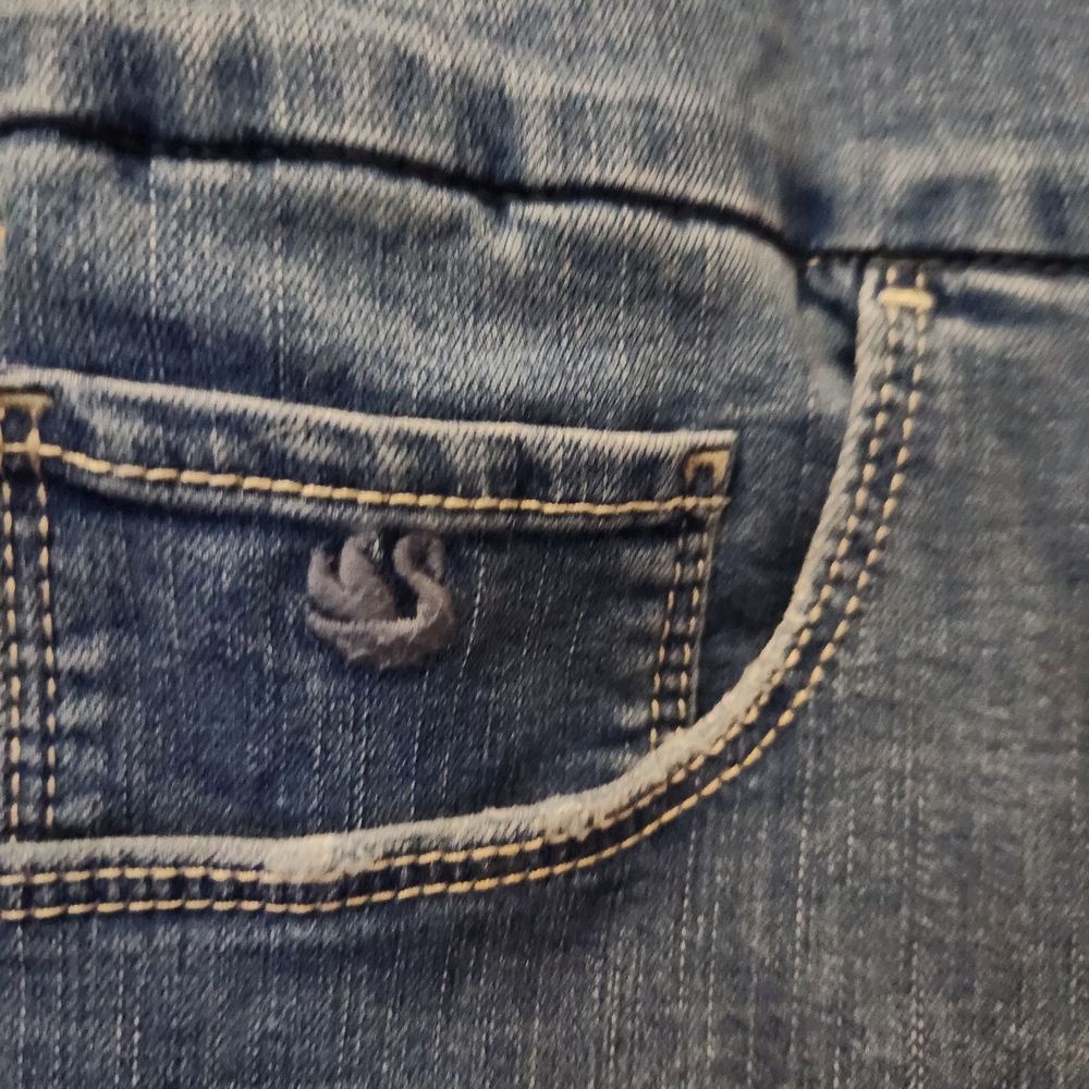 Gloria Vanderbilt Blue Denim Shorts - Picture 4 of 5